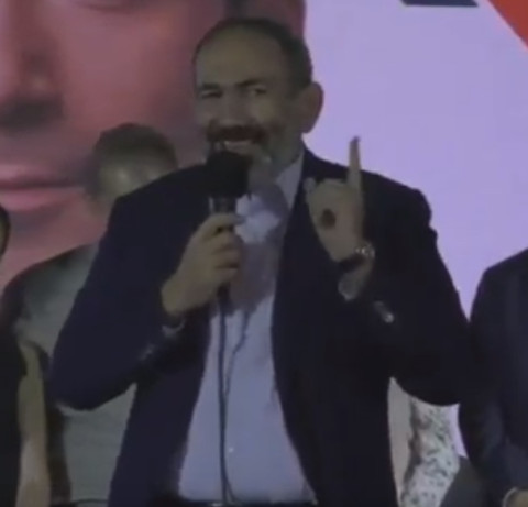 Մենք մեզ էլ ենք ասֆալտին պառկացրել. Փաշինյանը՝ նեղացողների