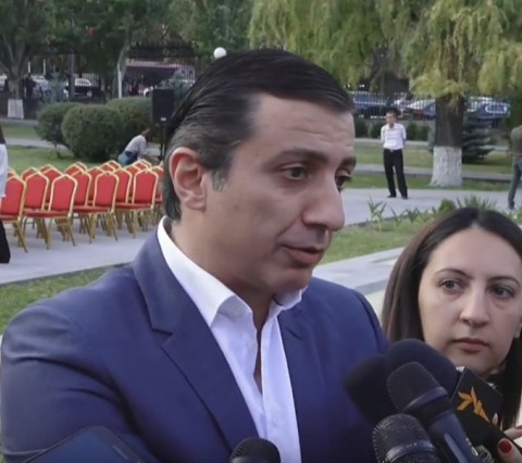 Խելքդ գլուխդ հավաքի, նորմալ հարցեր տուր. Միհրան Պողոսյանը՝ լրագրողին