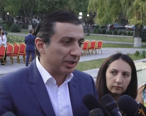Ես չեմ հասկանում՝ ինչ բան ա տասովշչիկը. Միհրան Պողոսյան