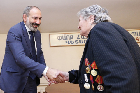 Նիկոլ Փաշինյանն այցելել է Հայաստանի վետերանների միավորում