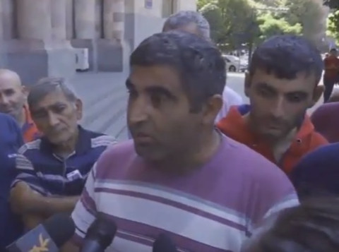 Գոնե ոռոգման ջուր լիներ, ոտքերս կլվայի, կգայի ստեղ. գյուղացին՝ կառավարության ներկայացուցչին