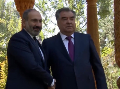 Լավ քնեցի՞ր. Ռահմոնը՝ Նիկոլ Փաշինյանին