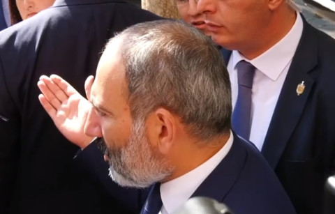 Մեզ կնոպկա սեղմող պատգամավորներ պետք չեն. Նիկոլ Փաշինյան