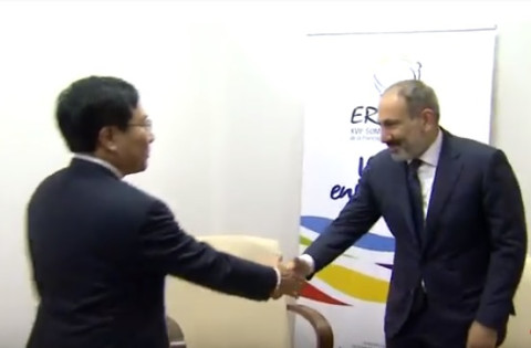 Նիկոլ Փաշինյանը հանդիպել է Վիետնամի արտգործնախարարի հետ