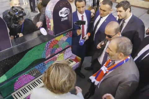 Փաշինյանը խոստացավ Հյուսիսայինի բնակիչների անդորրը խաթարող դաշնամուրի հարցը լուծել
