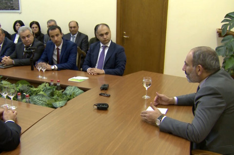 Ես չեմ ասում՝ ամեն ինչ թողեք, սինդրիկ հավաքեք. Փաշինյանը ներկայացրեց գյուղնախարարին