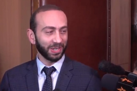 Մեր ցուցակում կլինեն մարդիկ, որոնք եղել են բարիկադներից այն կողմ. Արարատ Միրզոյան