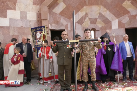 Խաչքավորը «Ղրիմի Արտակն» է. Ապարանում 1718-րդ խաչն ամրացվեց Սուրբ Խաչ հուշարձանին