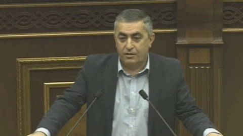 Ես վախենամ՝ սուպերվարչապետականից անցնենք սուպերնախագահականի. Արմեն Ռուստամյան