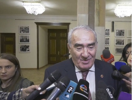 Դեմ ենք քվեարկելու. Գալուստ Սահակյան