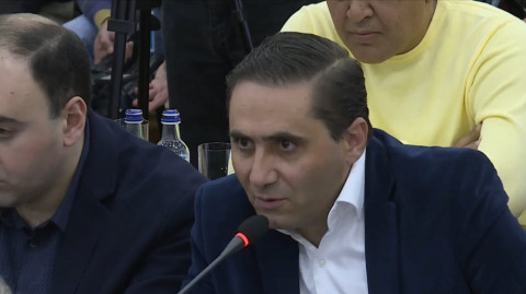 Ի՞նչ տարբերություն «Իմ քայլի» ու «Ելքի» միջև. Արման Աբովյան