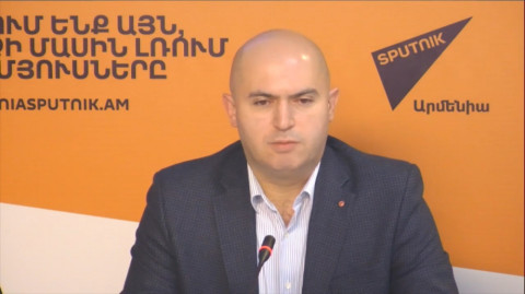 Հունվարին ասվում էր՝ Կարեն Կարապետյանի, հիմա՝ Փաշինյանի աջակցությամբ. Արմեն Աշոտյան