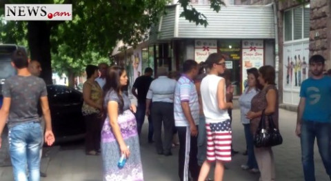 Ռուսաստան մեկնող ավտոբուսի ուղեւորները պահանջում են իրենց տոմսերի գումարները