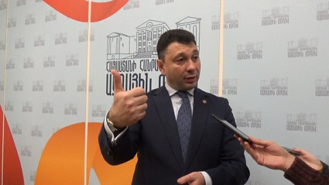 Նիկոլը որ Մերկելի հետ սելֆի էր անում, մեր շնորհքն ա. Շարմազանով