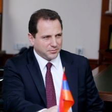 Հնարավոր չէ արգելել ծնողներին ուտելիք ուղարկել իրենց երեխաներին. Դավիթ Տոնոյան