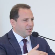 Ի՞նչ արտադրության հագուստ է կրում պաշտպանության նախարար Դավիթ Տոնոյանը