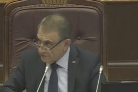 Ովքեր կողմ են, ձեռքերը բարձրացրեք. խառնաշփոթ ԱԺ-ում