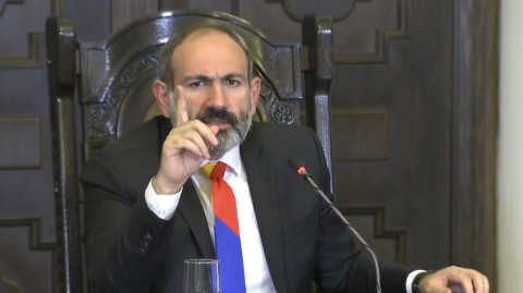 2000 թվին հրապարակվել է սեռական այլ կողմնորոշում ունեցող պաշտոնյաների ցուցակ. Նիկոլ Փաշինյան