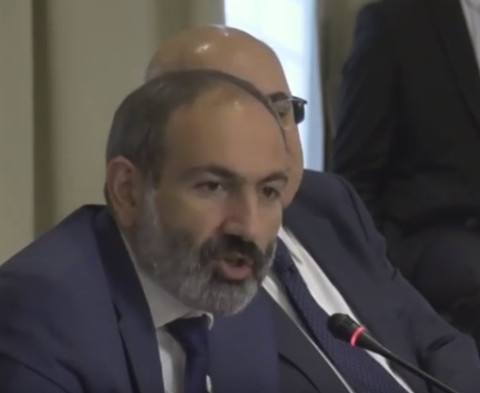 Ինչպես Փաշինյանը, ավտոբուսի առջև պառկելով, փոխեց մեկ տղայի վարքը