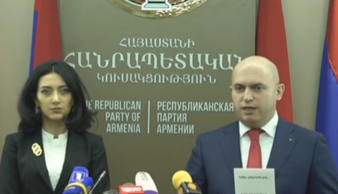 Իրենք հրեշտակ են, մենք դեմոն. Աշոտյանը բացատրեց իրենց բուկլետի գույների նշանակությունը