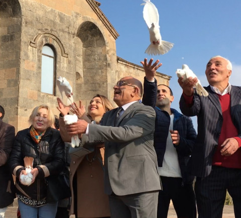 Քրիստոնեա-ժողովրդավարական կուսակցությունը քարոզարշավը մեկնարկեց աղավնի թռցնելով