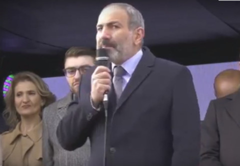 Ծակերից դուրս չեք գալու, փողոցներով չեք քայլելու. Նիկոլ Փաշինյան