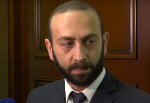 Չի ամաչո՞ւմ Դավիթ Շահնազարյանը նման բաներ է ասում. Արարատ Միրզոյան