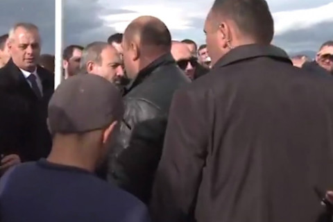 Դուխով վեկալեք, բերեք սեղանի մոտ. ծովինարցիները խմեցրին Փաշինյանին
