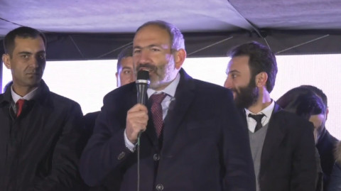 Փաշինյանն արտասանեց Շիրազի «Իմ սուրբ հայրենիք» բանաստեղծությունը