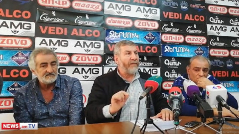 Թումանյանի հեքիաթները միացրել է իրար՝ բեմադրություններ է անում. կոնֆլիկտ՝ Արտաշատի թատրոնում