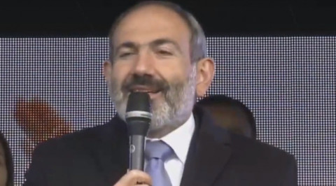 Փաշինյանը Սիսիանում արտասանեց «Ախր ես ինչպե՞ս վեր կենամ, գնամ» բանաստեղծությունը
