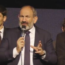 Փաշինյանը Արտաշատում Սևակ արտասանեց