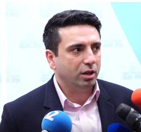 Շարմազանովին կոչ եմ անում վարչապետի մասին խոսելիս կոռեկտ լինի. Ալեն Սիմոնյան