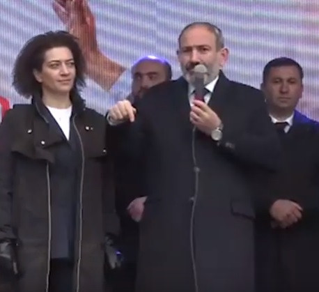 Ծաղկահովիտում մի տղայի հանդիպեցի՝ ռուսական երկու անձնագիրը ձեռքին. Փաշինյան