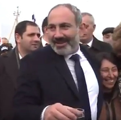 Սասունիկում Փաշինյանի համար սեղան էին գցել