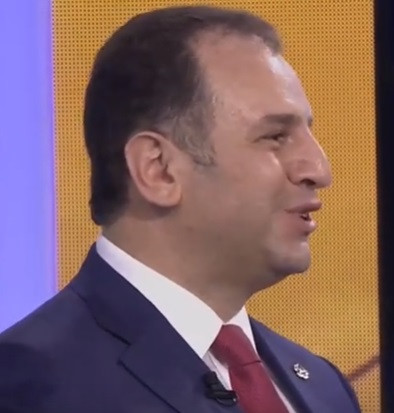 Մեզ գոնե քարտուղարուհիներ չեն զանգել. Վիգեն Սարգսյանը՝ Փաշինյանին
