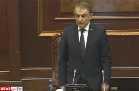 Արա Բաբլոյանն ու 6 պատգամավորները հարգեցին երկրաշարժի զոհերի հիշատակը