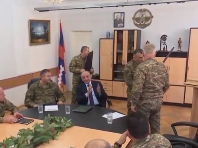 Բակո Սահակյանը ներկայացնում է ՊԲ նոր հրամանատարին