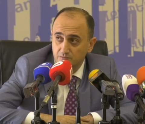 Ինչո՞ւ են քաղաքապետարանի աշխատակիցները բյուջեի հաշվին անգլերեն սովորում