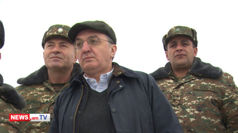 «Մեր մարտական դուխը բարձր է». Զոհրաբ Մնացականյանն այցելել է դիրքեր