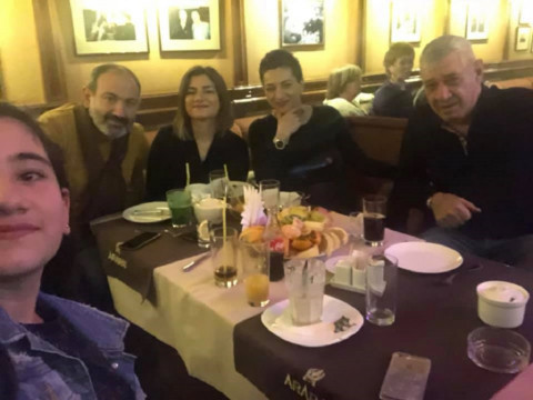 Նիկոլ Փաշինյանն ընտանիքի հետ՝ Մալխասի մոտ