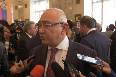 Ի՞նչ միջոցներով է մանդատների բաշխման արարողությունը կազմակերպվել Օպերայի շենքում