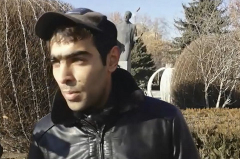 «3 օր պահել ա արջերի վանդակում». Էջմիածնում պահանջում են կալանավորել Մանվել Գրիգորյանին