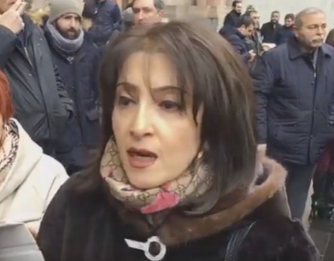 Փողոցո՞ւմ պիտի հանդիպենք Մհեր Ենոքյանին, որի իմանանք՝ ազատ է արձակվել. Ելենա Աղաջանով