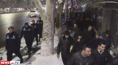 «Նոր Հայաստանում կան տականք դատավորներ». Մանվել Գրիգորյանի կալանքը պահանջողների քայլերթը Երեւանում