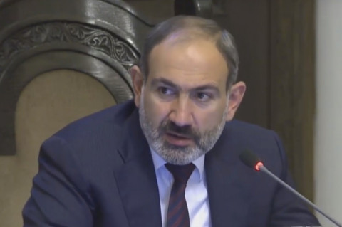 Մարդիկ տարիներով մեքենաների կարկասները խնամքով պահում են բակերում. Փաշինյան