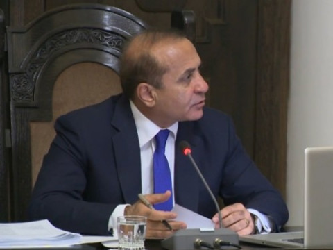 Վարչապետը հանդիմանել է տրանսպորտի նախարարությանը սահմանամերձ մայրուղու համար
