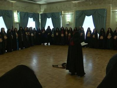 Russian witches form 'circle of power' to support Putin