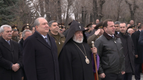 Վազգեն Սարգսյանի ծննդյան օրը քաղաքական էլիտան այցելել է «Եռաբլուր»