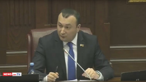 Քանի ամիս է անցել, բայց որոշ տեղերում նախընտրական պաստառները մնացել են․ Էնֆիաջյանը՝ Մուկուչյանին